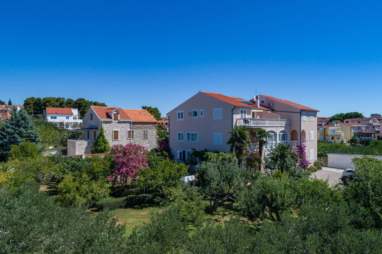 Apartments Nostro Palazzo Vodice Exteriör bild